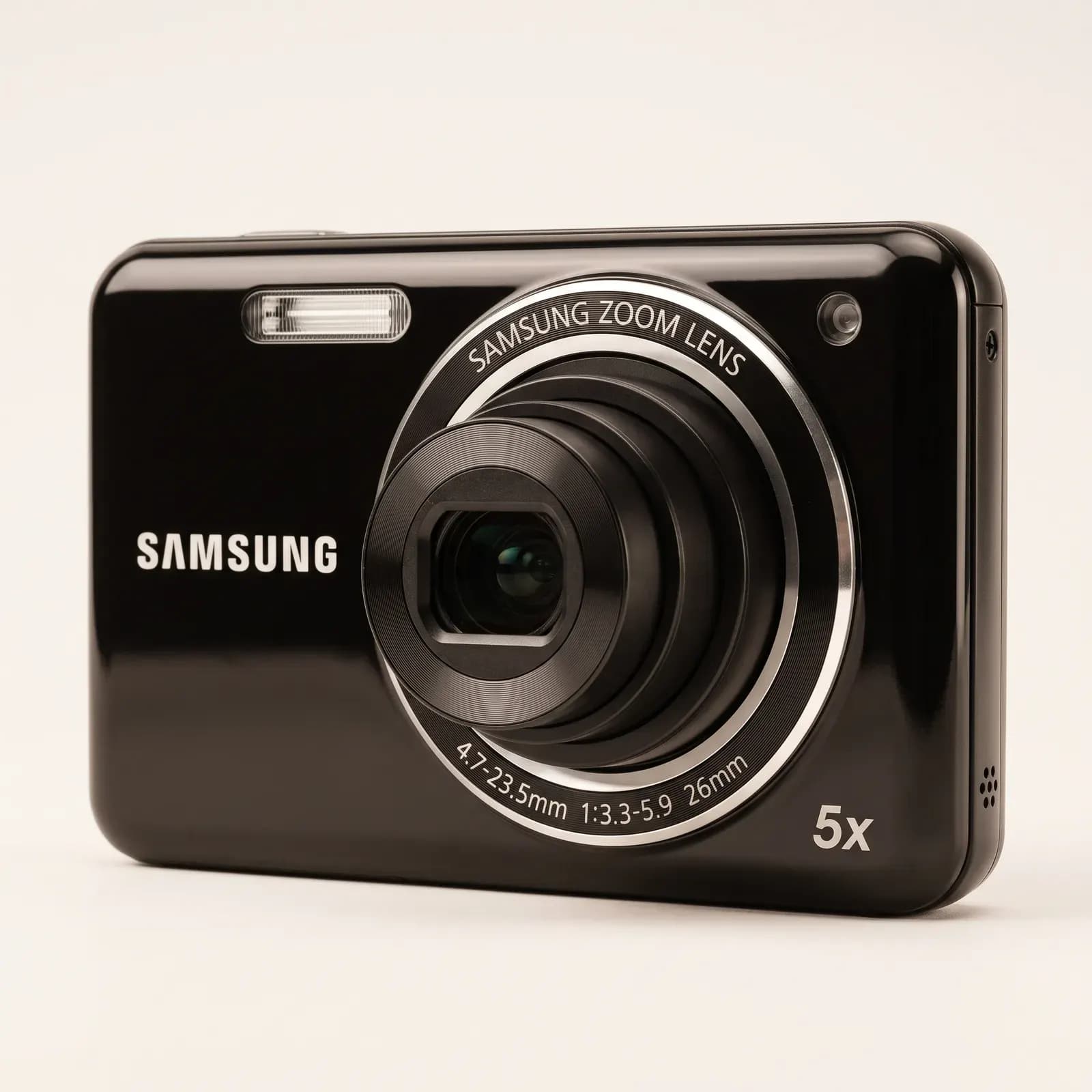 La misma camara de tres cuartos, mostrando el laqueado del cuerpo